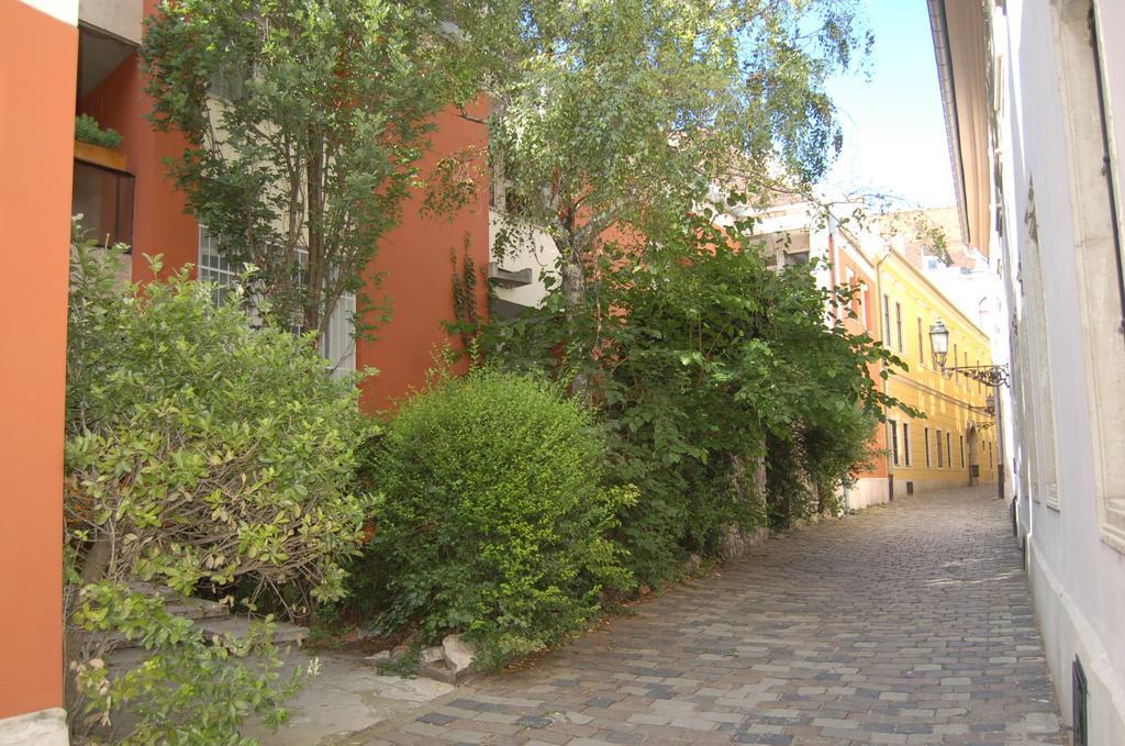 Buda Castle Apartments Будапеща Стая снимка
