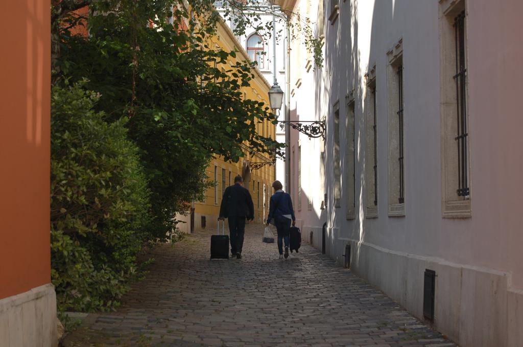 Buda Castle Apartments Будапеща Стая снимка