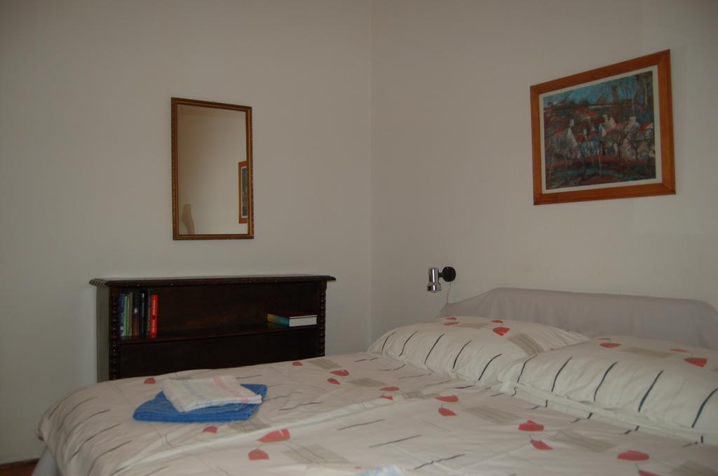 Buda Castle Apartments Будапеща Стая снимка