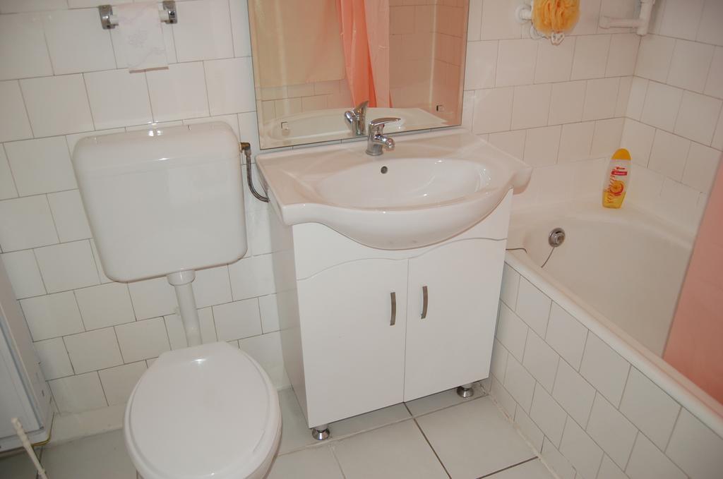 Buda Castle Apartments Будапеща Стая снимка